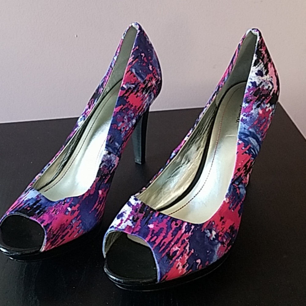 Style & Co Printed Peep Toe heels